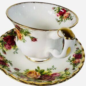 Vtg 1962‎ Royal Albert Old Country Roses Bone China Teacup Saucer Set England